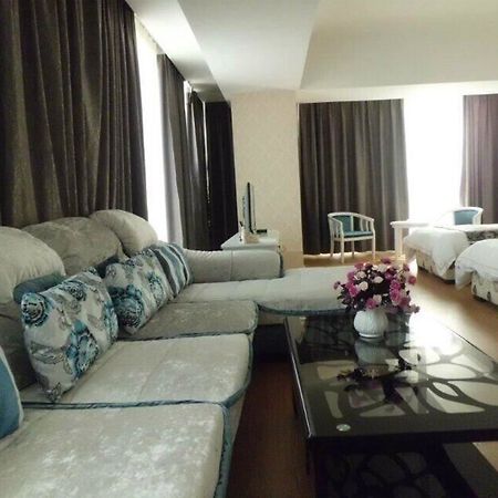Zhenzhou Lantian Business Hotel Čeng-čou Exteriér fotografie
